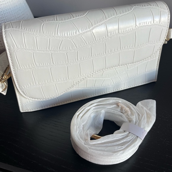 White pattern purse with two straps - Picture 6 of 6